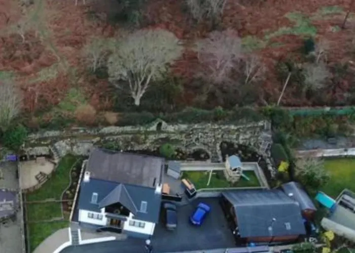 Donard Shadow Lodge