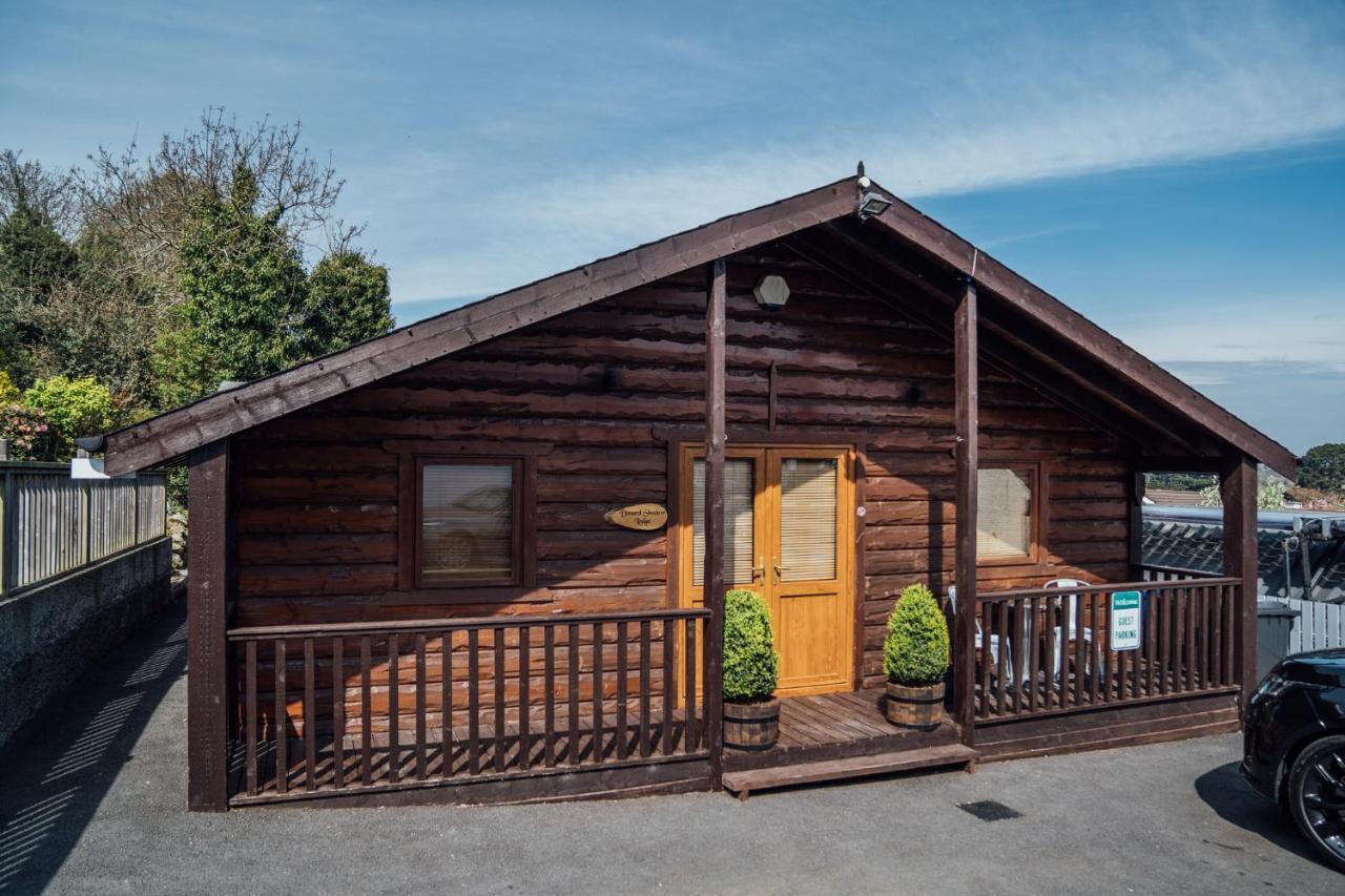 Chalet Donard Shadow