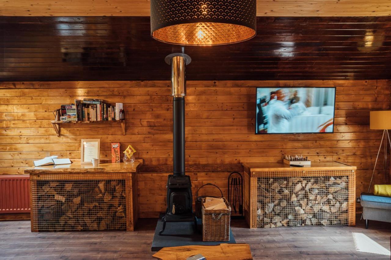 Donard Shadow Chalet