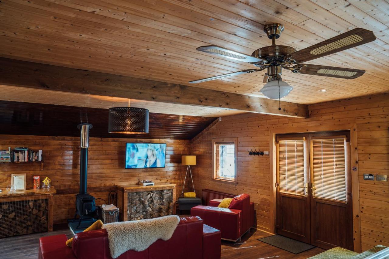 Donard Shadow Chalet *